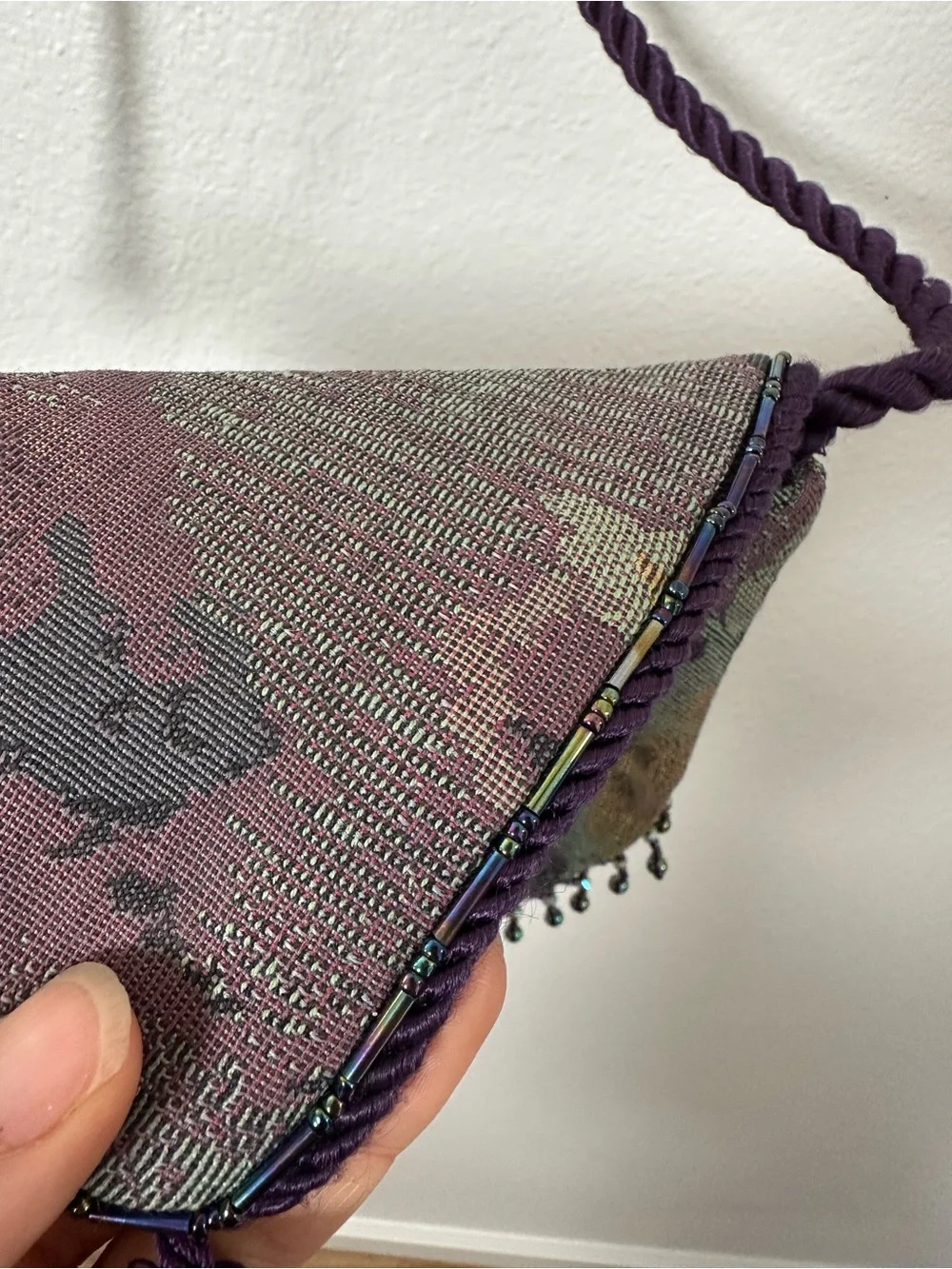 Vintage 80’s Woven Envelope Crossbody Carpet Bag in Multicolor Fringe Beaded